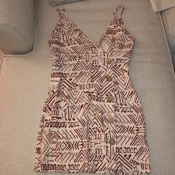 Brand New V neck dress with buttons - Picture 1 of 3